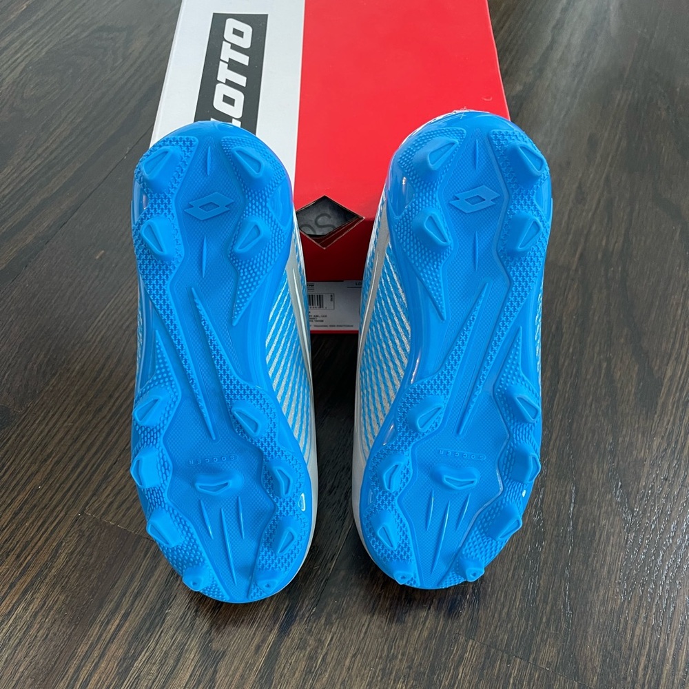 LOTTO Roma 700 Boys Soccer Cleats Size 10K. Color Blue